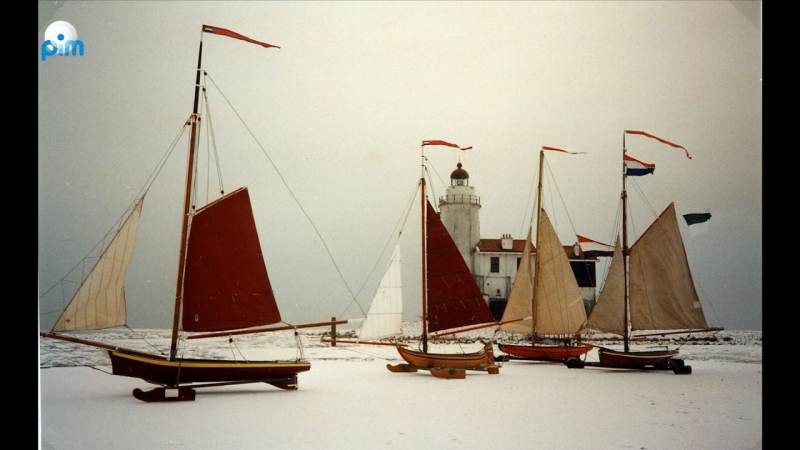 De Gouwzee is onderdeel van het Ijsselmeergebied. Ijszeilen is hier een heel oude traditie.